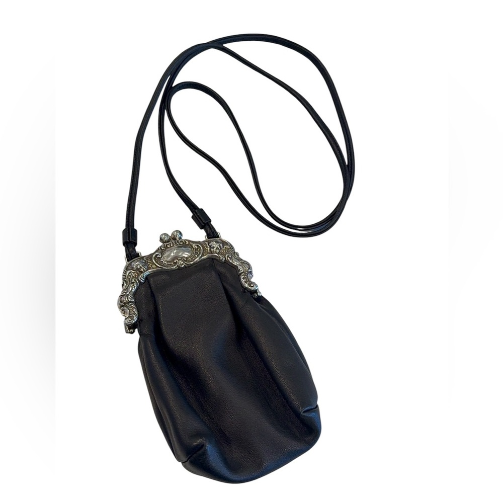Vintage One World Brighton Stacy Kiss Lock Black Leather Ornate Silver Bag
